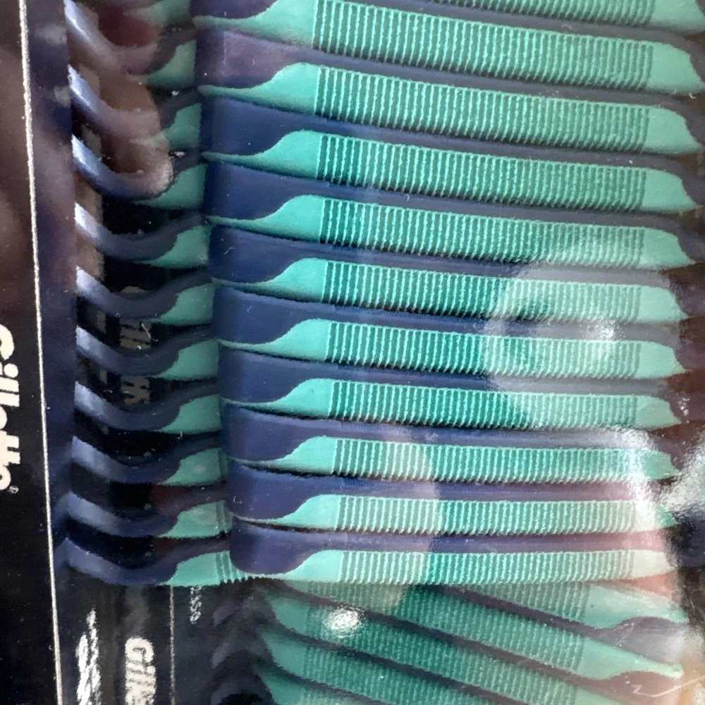 Gillette Sensor2 Plus Disposable Razor lubrastrip Pivot - 52Razors New In Box